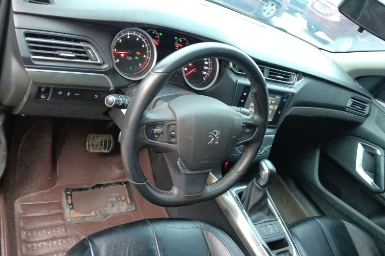 标致408 2014款 1.8L 自动豪华版中控内饰12