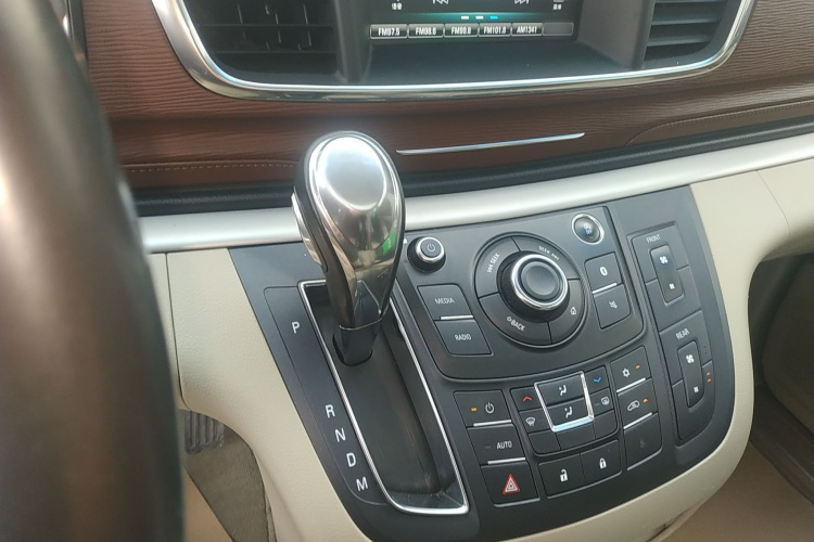 别克GL8 2018款 28T 豪华型 国VI局部细节18