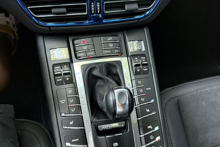 保时捷 2018款 Macan 2.0T中控内饰7003