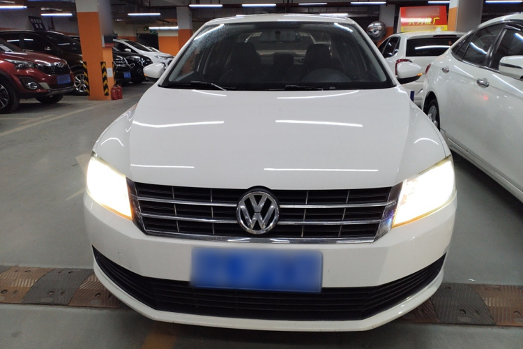 大众 朗逸 2013款 改款经典 1.6L 自动风尚版车身外观6001