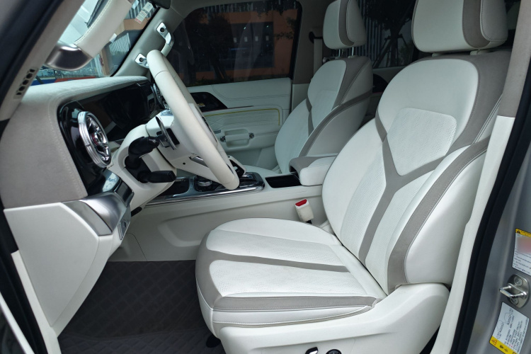 超境汽车 共创坦克300 2021款 2.0T 赛博坦克中控内饰7001