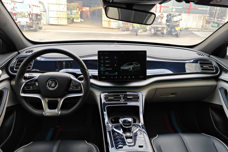 比亚迪 秦PLUS 2021款 EV 500KM 尊贵型中控内饰12