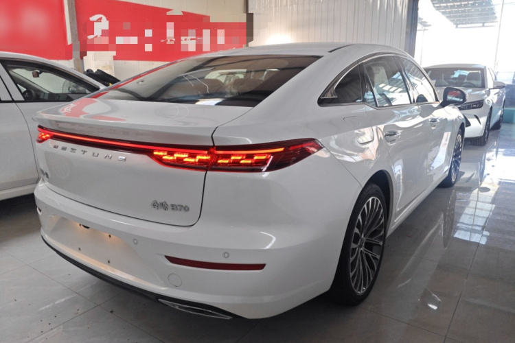 奔腾B70 2024款 龙腾版 1.5T 领创型车身外观7