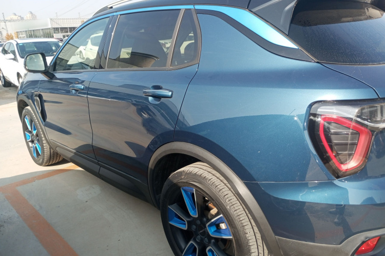 领克01 2019款 2.0T 两驱型Pro版 国VI车身外观4