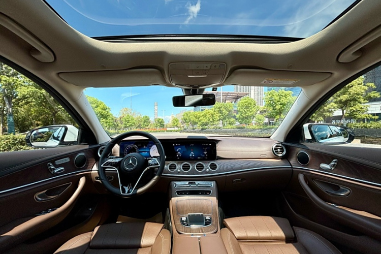 奔驰E级 2023款 E 260 L车身外观6011