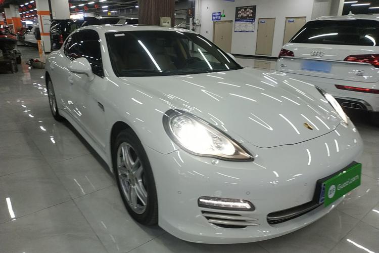 保时捷 2013款 Panamera 4 Platinum Edition 3.6L车身外观3