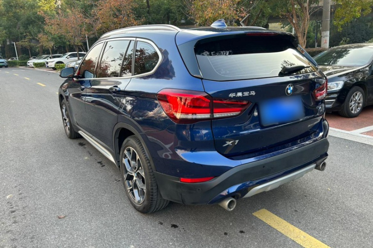 宝马X1 2020款 sDrive20Li 尊享型车身外观6004