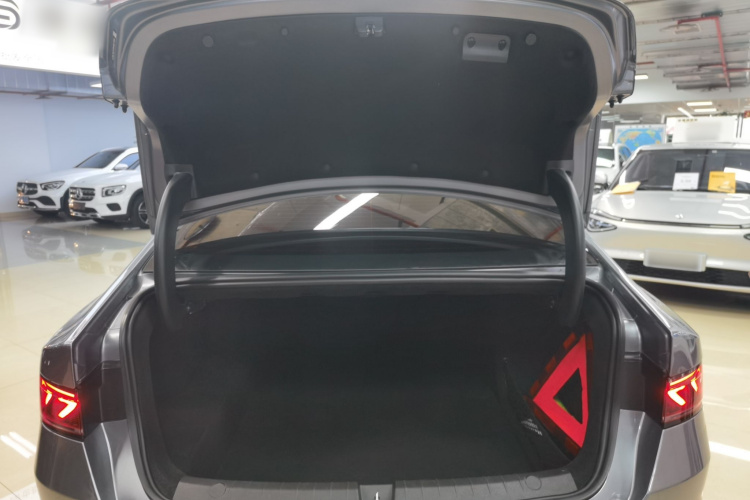 比亚迪 秦PLUS 2024款  荣耀版 DM-i 120KM超越型局部细节23