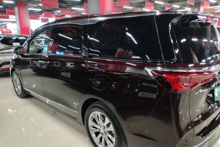 别克GL8 2020款 Avenir艾维亚 七座亲礼版车身外观4