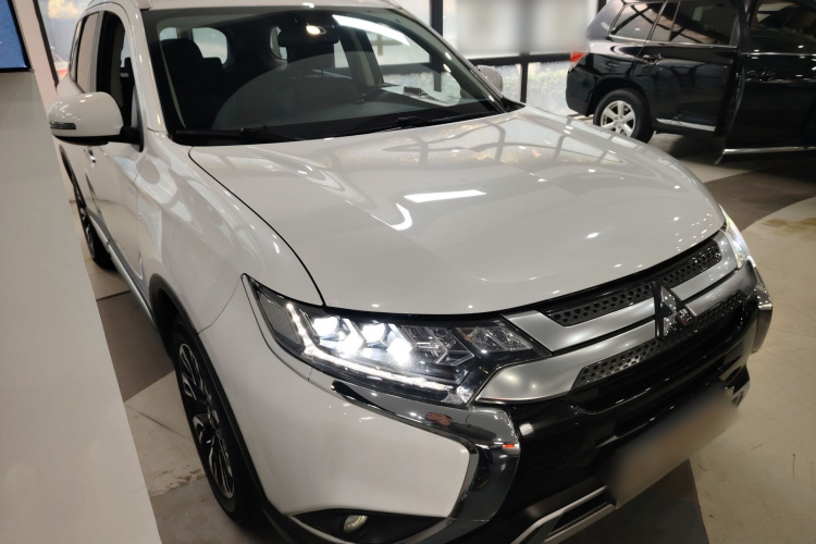 三菱 欧蓝德 2019款 2.4L 四驱致享版 5座 国VI车身外观6002