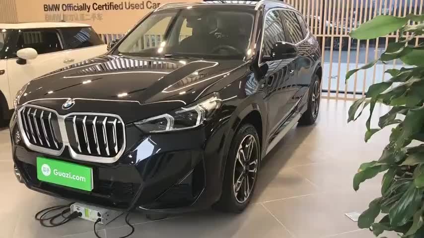 宝马3系 2025款 330Li M运动曜夜套装实拍1