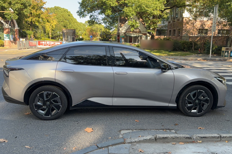 丰田bZ3 2023款 517km 精英PRO车身外观6003