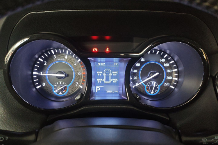 江铃 驭胜S350 2016款 2.0T 自动两驱汽油超豪华版7座局部细节14