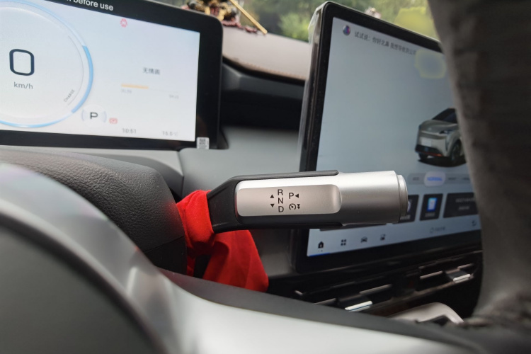 埃安 AION Y 2023款 Plus 610 乐享版中控内饰7006