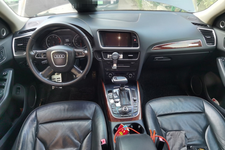 奥迪Q5 2010款 2.0TFSI 舒适型中控内饰7002
