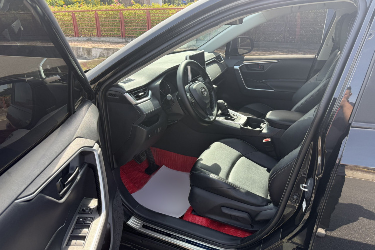 丰田 威兰达 2022款 2.0L CVT两驱领先版中控内饰7001