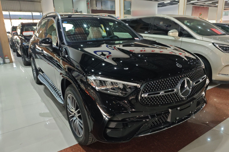 奔驰GLC 2025款 改款 GLC 300 L 4MATIC 动感型 5座车身外观3