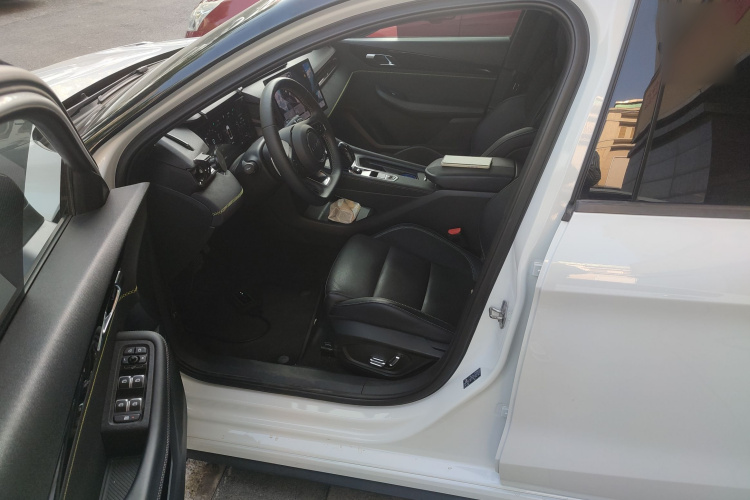 领克03 2023款 1.5TD DCT劲Pro中控内饰19