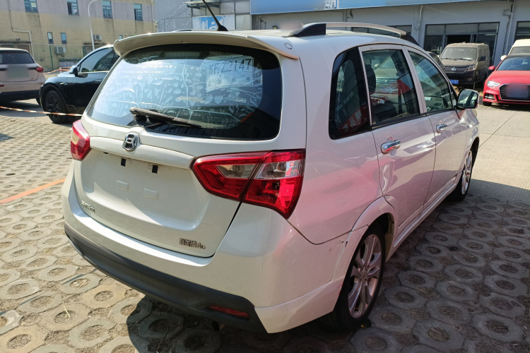 铃木 利亚纳A6 2014款 两厢 1.4L 手动理想型车身外观6005