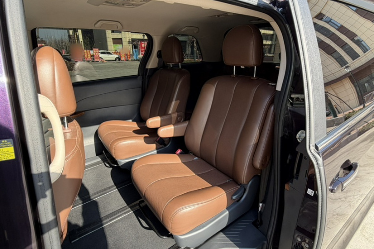 比亚迪M6 2015款 2.4L 自动豪华型中控内饰7001