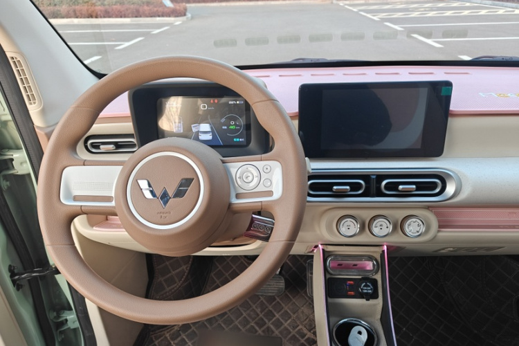 五菱汽车 宏光MINIEV 2024款 第三代 215km 进阶版中控内饰7004