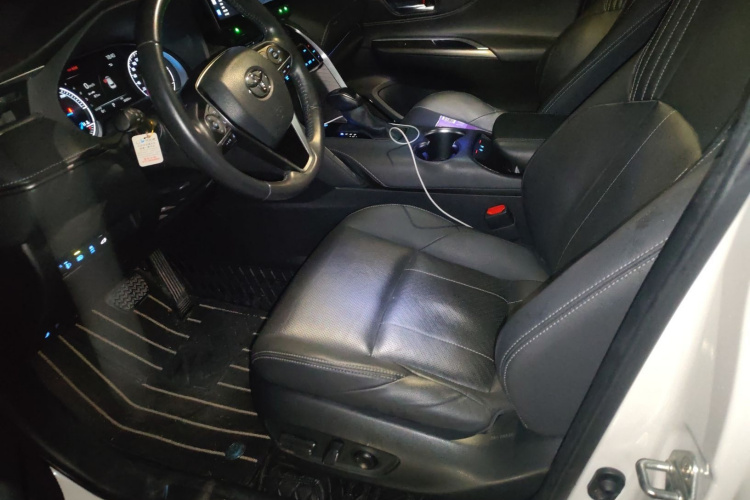 丰田 凌放HARRIER 2022款 双擎 2.5L CVT两驱豪华版中控内饰19