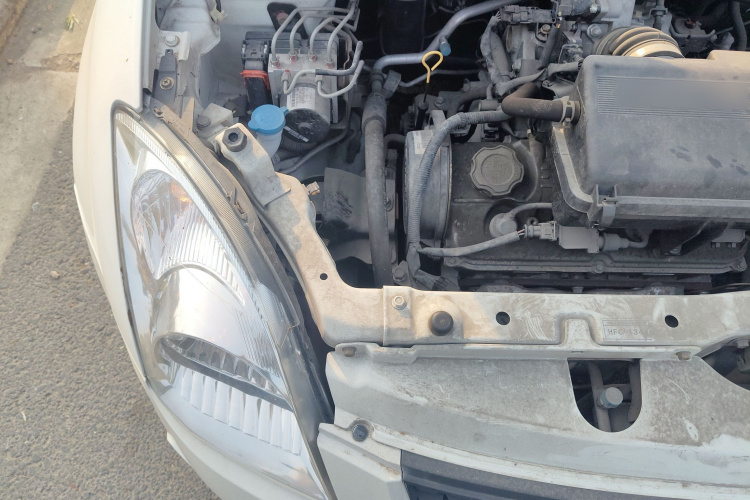 铃木 雨燕 2014款 1.3L 手动标准型局部细节9006