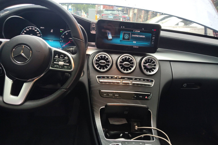 奔驰C级 2019款 C 260 L 运动版局部细节16