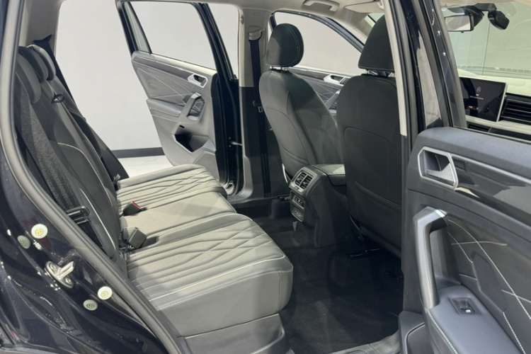 大众 途观L 2022款 330TSI 自动两驱智享版中控内饰7002