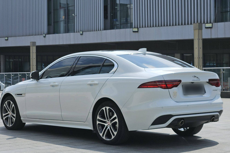 捷豹XEL 2023款 2.0T 250PS R-DYNAMIC S进取运动版车身外观6006