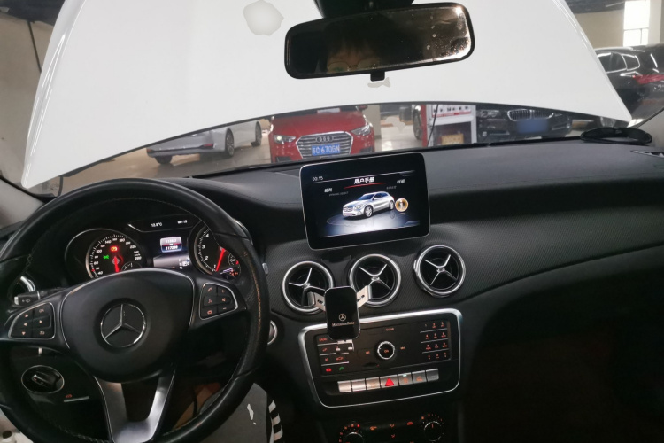 奔驰GLA 2018款 GLA 200 时尚型中控内饰7002