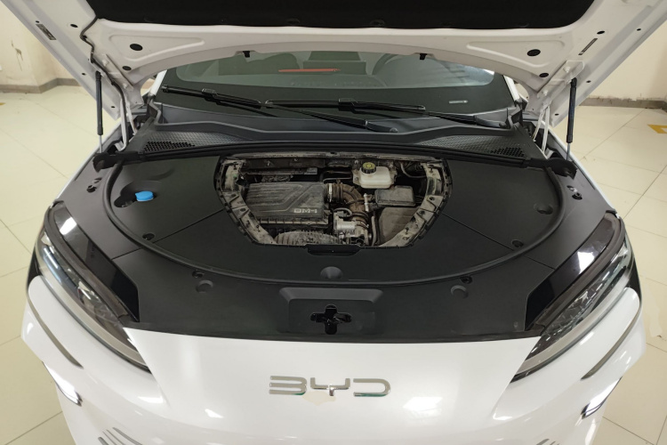 比亚迪 宋PLUS新能源 2023款 冠军版 DM-i 110KM 旗舰型机舱底盘24