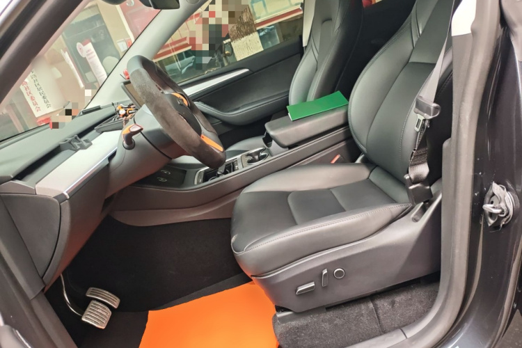 特斯拉 Model Y 2024款 后轮驱动版中控内饰19