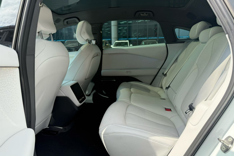 小鹏P7+ 2024款 长续航 Max中控内饰7004