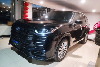 丰田 汉兰达 2022款 双擎 2.5L 四驱尊贵版 7座