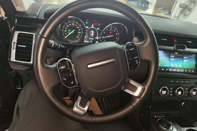 路虎 发现 2019款 3.0 SC V6 SE中控内饰13