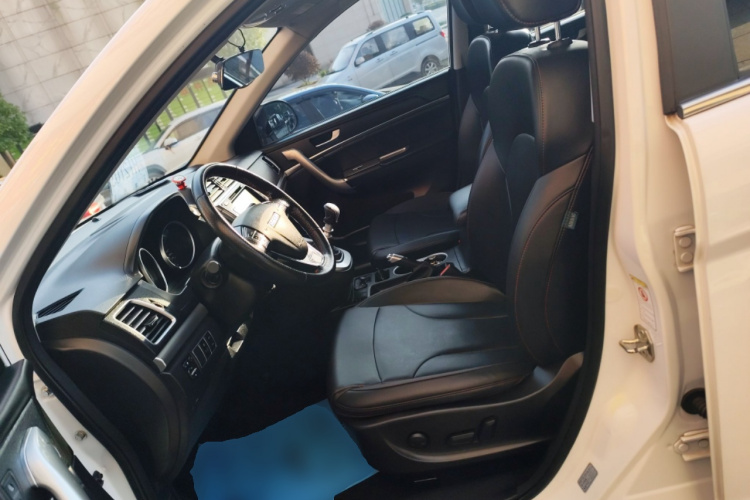 哈弗H6 2017款 蓝标 运动版 1.5T 手动两驱精英型中控内饰19