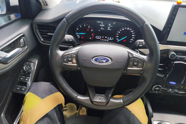 福特 福克斯 2019款 两厢 EcoBoost 180 自动锋潮型中控内饰13