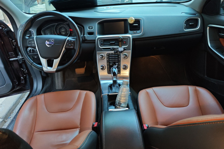 沃尔沃S60 2017款 S60L T3 智行版中控内饰7002