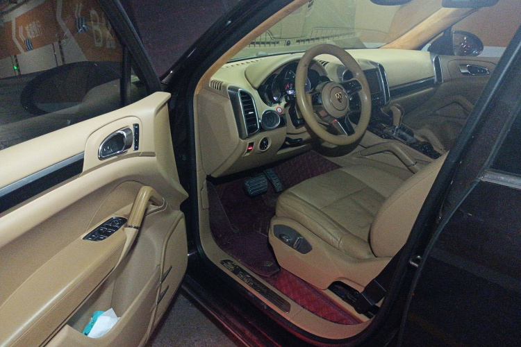 保时捷 2015款 Cayenne 3.0T中控内饰7003