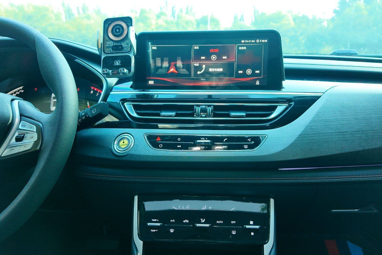 长安CS75 2021款 荣耀百万版 280T DCT豪华型中控内饰7004