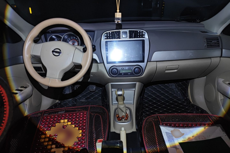 日产 轩逸 2012款 经典 1.6XE 手动舒适版中控内饰12