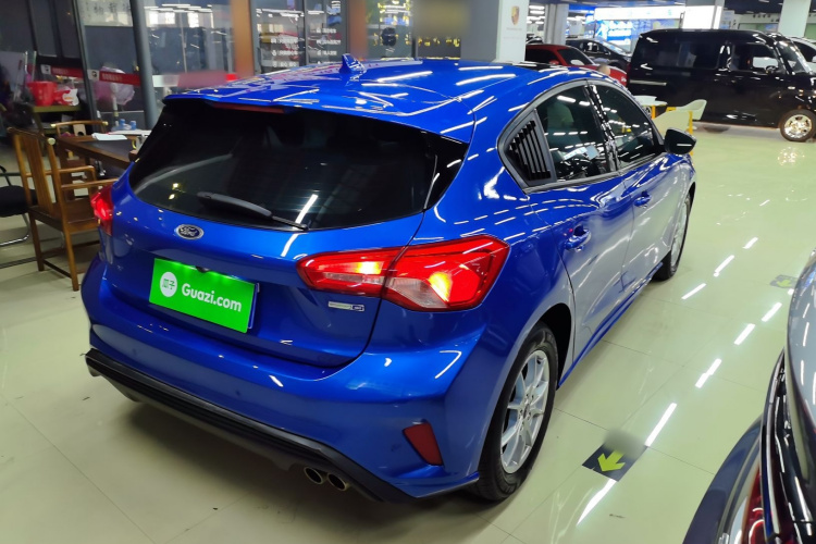 福特 福克斯 2020款 两厢 EcoBoost 180 自动锋潮型车身外观7
