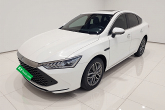 比亚迪 秦PLUS 2024款  荣耀版 DM-i 120KM超越型