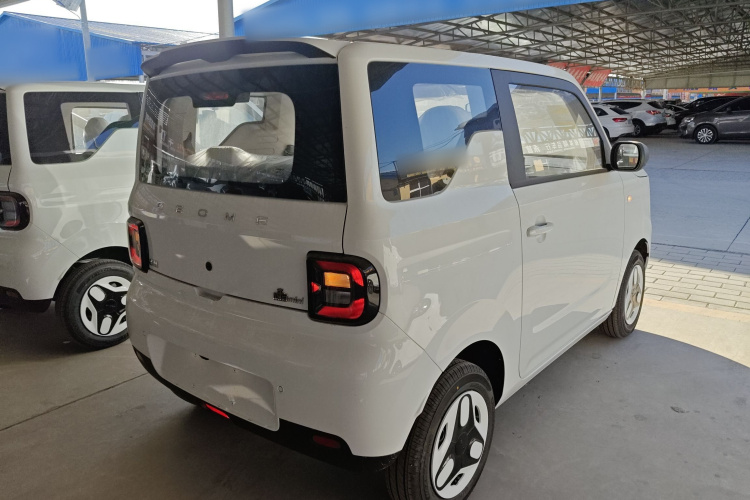 吉利银河 熊猫 2025款 210km 元气熊车身外观7