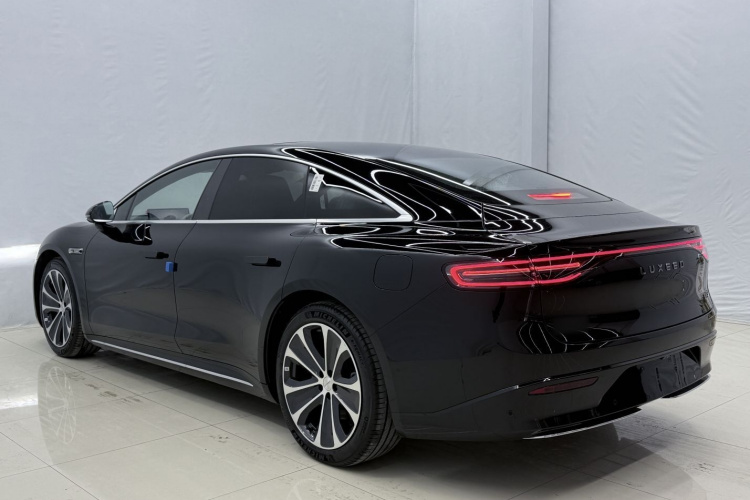 鸿蒙智行 智界S7 2024款 Pro车身外观6003