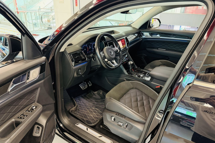 大众 途昂X 2019款 380TSI 四驱尊崇豪华版中控内饰7005