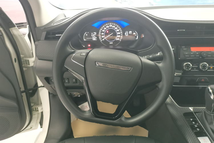 启辰D60 2023款 PLUS 1.6L XE CVT潮领版中控内饰13