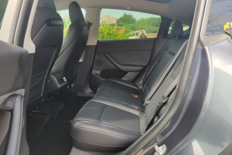 特斯拉 Model Y 2024款 后轮驱动版中控内饰7003