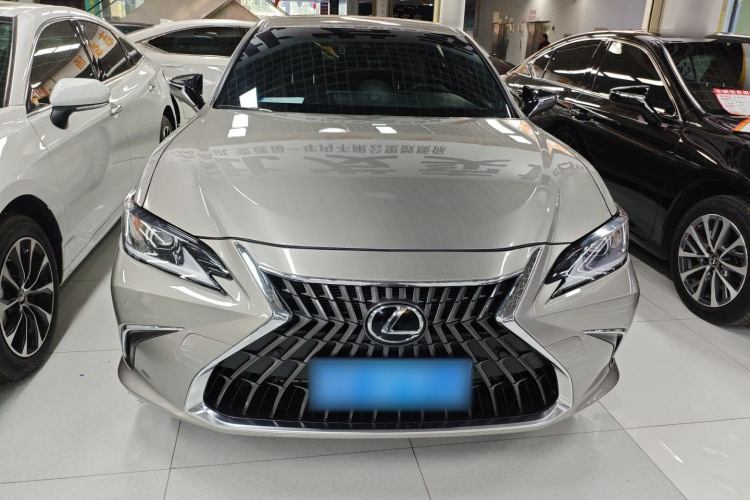 雷克萨斯ES 2023款 200 卓越版车身外观2
